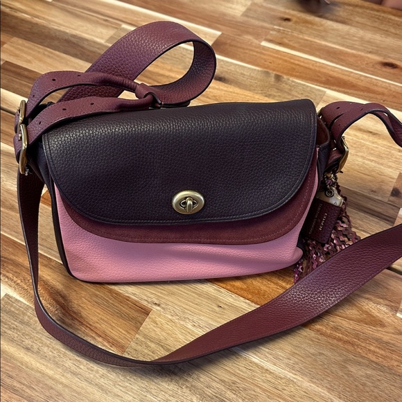 Elegant Pink and Brown Crossbody Bag - Picture 2 of 9